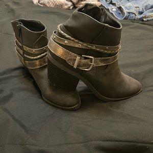 6 1/2 booties ankle boots jellypop